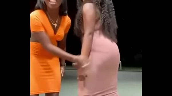 EBONY WHORES SHAKING ASS