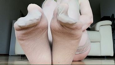 Small Feet Fishnet Stockings Relax thumbnail