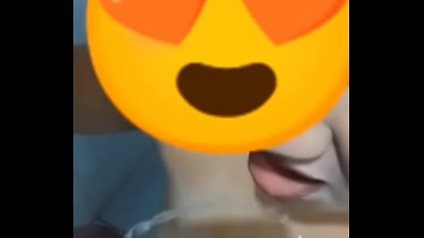 Gozei E Mijei Na Boca Da Minha Esposa S&oacute; Pra Provar Que Ela &eacute; Minha Escrava thumbnail