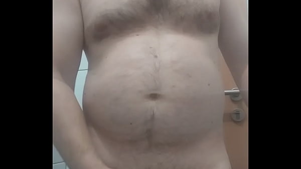 Imi place foarte mult sa ma masturbez la webcam si sa imi beau pisatul si sperma! I really like to masturbate on the webcam and drink my piss and cum! 