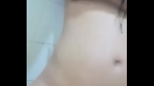 Mi novia se_masturbaen la ducha