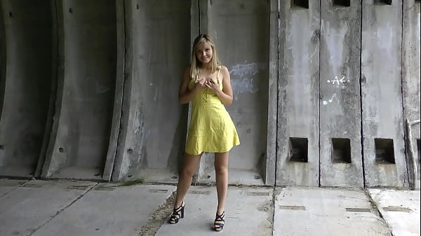 Real Teen Stepsister Masturbates In Public thumbnail