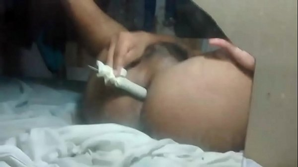 Putito gay disfruta de su culito 
