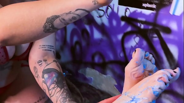 Dripping hot candle wax on my soles and toes 