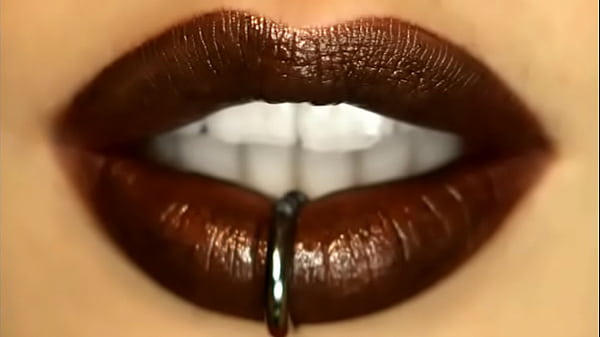 Nonton A Wild Twist: Sexy Cougar Artist Proves Creativity In Riding A Cock thumbnail