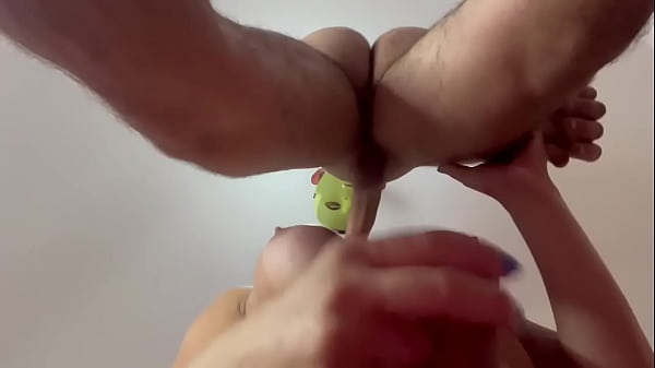 Pamela Lenvisk Chupando Um Aplica At&eacute; Receber Leite thumbnail