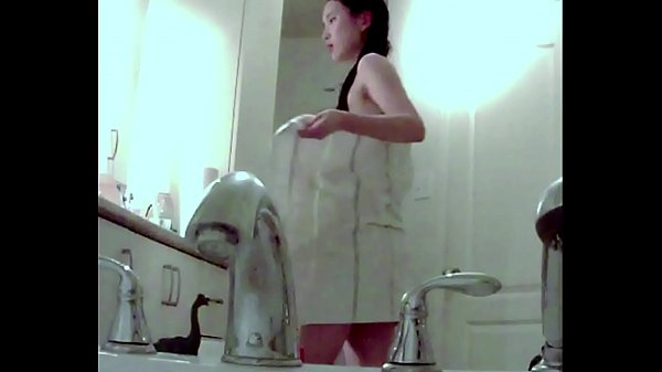 Play MP4 - spying neighbor cute girl in bathroom
