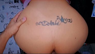 Corno Exibicionista: Minha Esposa Adora dar a Buceta no Pelo pra Estranhos 