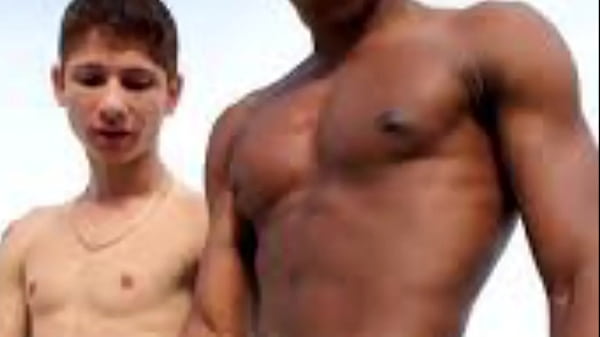 Cleber mija em Riu Melo 