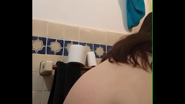 Gata contenta