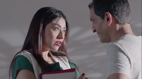 بحب البنات الجامدة اللى تيجي معايا ع السرير وبس