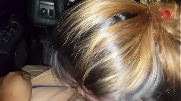 Play MP4 - Young sucking in truck