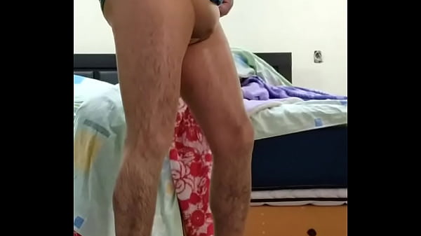 Deliciosa tv jennytvcl usando medias, pantimedias y zapatillas 