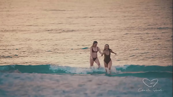 Lesbians Charlie Forde & Olive Gee Make Out! 