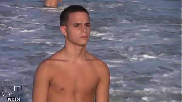 Big Dick Twink Shooting His Load thumbnail