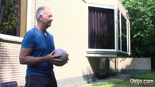 Teen nympho fucked hardcore in old and young_porn video by grandpa withbig dick