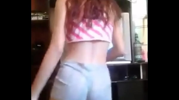 Novinha Dan&ccedilando Funk