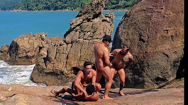 Pelados E Fodidos Orgia Na Praia Fodendo Na Praia - Parte 03 thumbnail