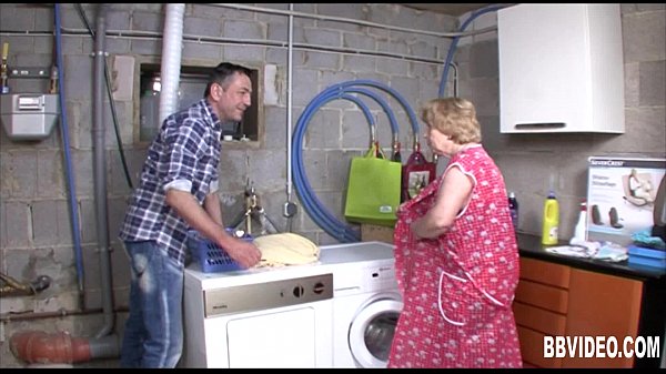 Play MP4 - Mature german whore gets titty fucked