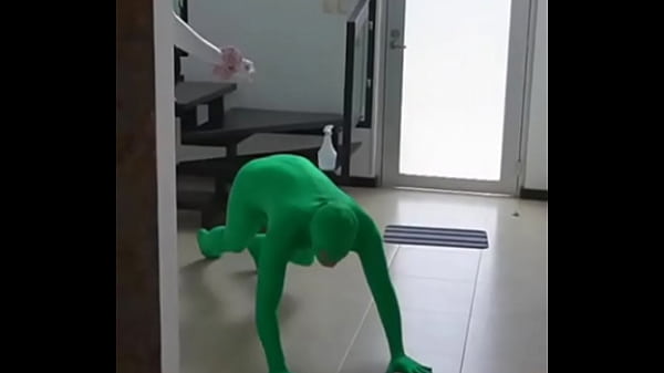 Nonton Mi Como Hago Gemir A Esta Milf thumbnail