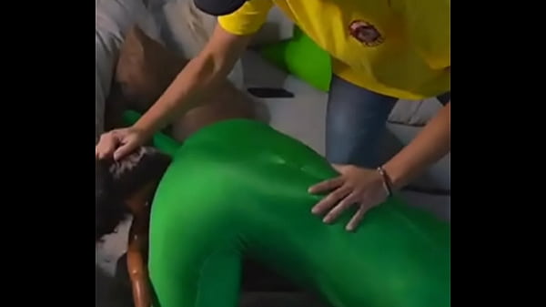 Mi como hago gemir a esta milf