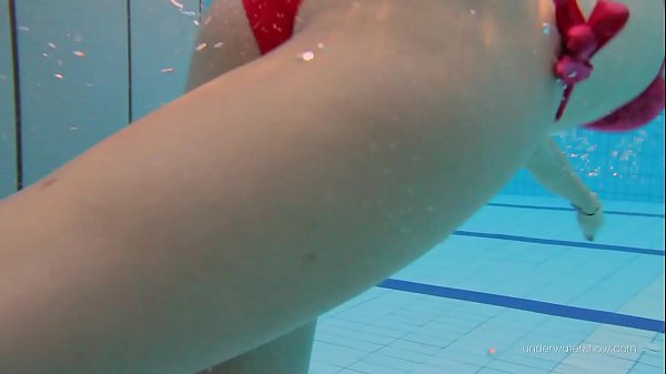 Play MP4 - Horny teen Katy swims and shows sexy butt