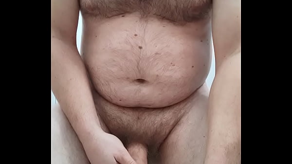 Imi place foarte mult sa ma masturbez la webcam si sa imi beau pisatul si sperma si sa ma penetrez cu o jucarie. I really like to masturbate on the webcam and drink my piss and cum! 