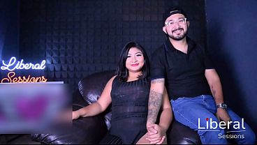 Nonton Chica Tetona Y Cachonda Follando Con Una Pareja Swinger thumbnail