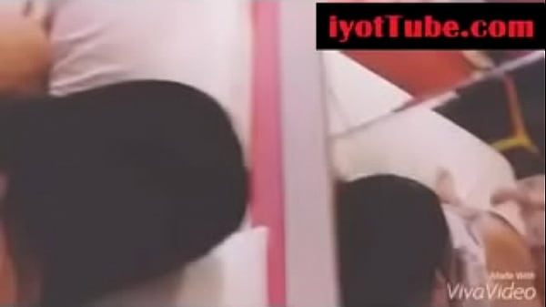 Binabayo si sexy habang vinivideo 