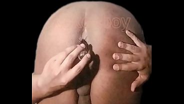 Kokoaboy masturbates his rectum 