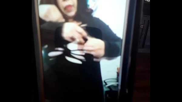 Play MP4 - Mi amigo tocando mis pechos