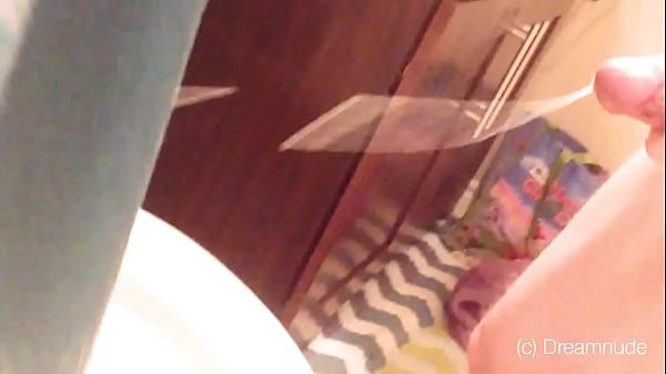 Play MP4 - Dreamnude &sol; Franz Schneider Sprays an Insane Cumshot&excl;