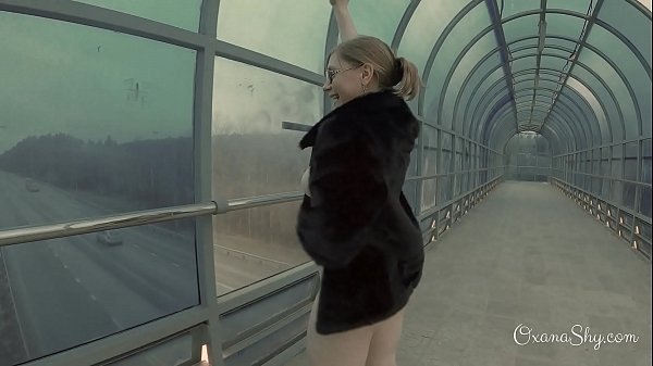 Play MP4 - Slut in an overpass&period; Winter and summer&period; Butt plug and blowjob