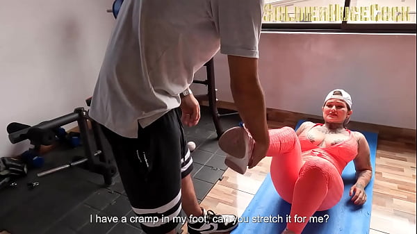 Play MP4 - The new girl at the gym asks for my help&comma; but when she sees my erection she sucks me to help me