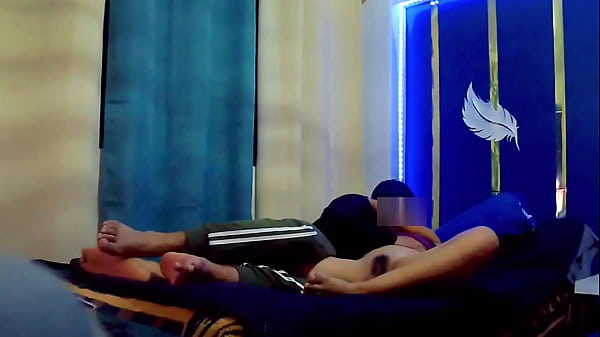 Me afloja una chavita de la uni clip 