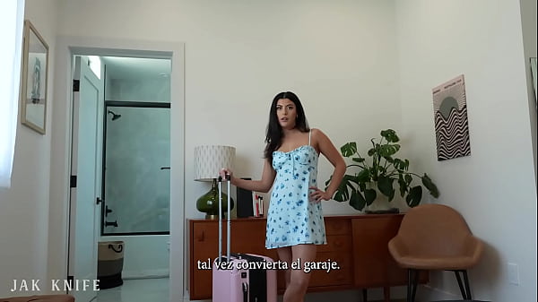 Play MP4 - La hermanastra brit&aacute;nica se olvid&oacute; de usar bragas en la cama - Gal Ritchie &lpar;subtitulos en espa&ntilde;ol&rpar;