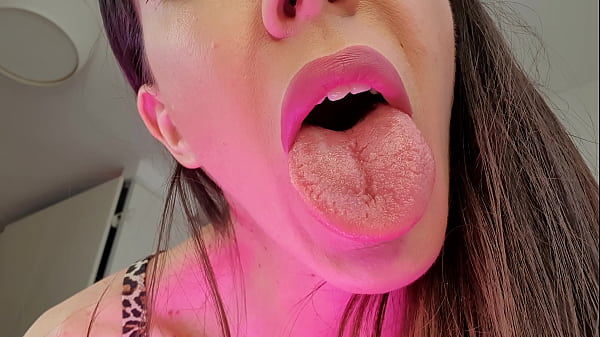 A Giant Girl Wanna Eat You With Her Giant Mouth thumbnail