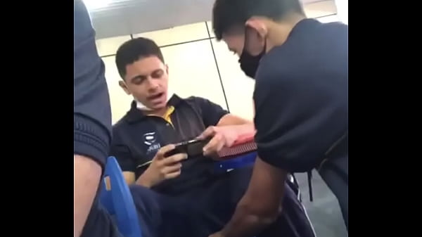 Nonton Magrinho Torando Gostosa Malhada Na Escola thumbnail