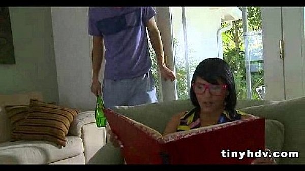 Nonton Petite Tiny Girl Drilled Liv Aguilera 6 91 thumbnail