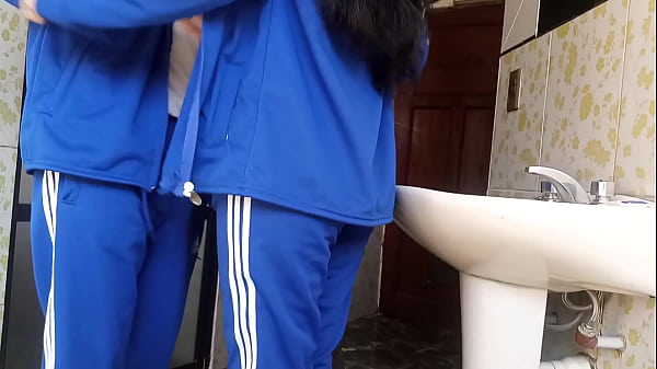 Play MP4 - Grabando a Colegiala en pleno rapidin en el ba&ntilde;o de la escuela