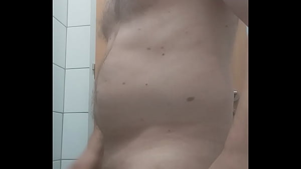 Imi place foarte mult sa ma masturbez la webcam si sa imi beau pisatul si sperma! I really like to masturbate on the webcam and drink my piss and cum! 