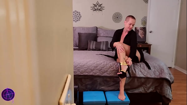 Taboo Spying On My Step-aunt thumbnail