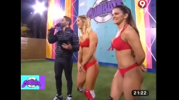 Play MP4 - FLOR VIGNA y MICAELLA VICCICONTE calentando Combate
