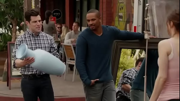 Play MP4 - Alexandra Daddario - New Girl