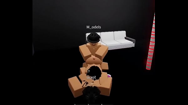 Quick threesome inRoblox