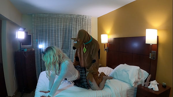 Play MP4 - Scooby Doo Fucks Hot Blonde Crossdresser