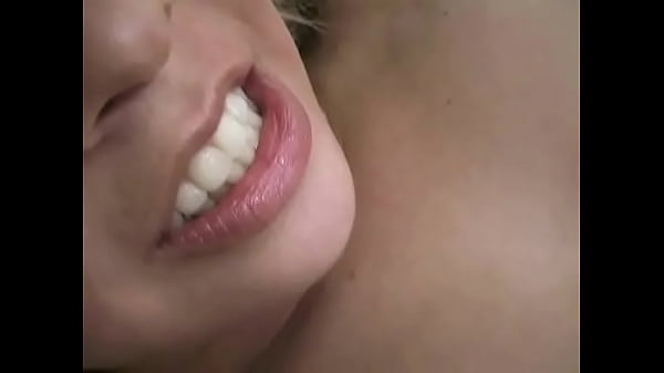 Play MP4 - Tia Sweets gives herself a vibrating orgasm