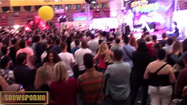 Nonton Guy From The Public And Pornstars thumbnail