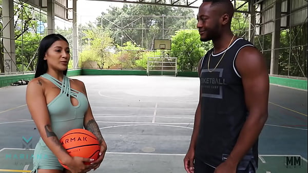 Play MP4 - I fuck an NBA basketball player that I meet in the park - Mariana Martix