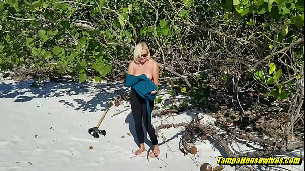 Play MP4 - Cum Here Let Me Show You My Pussy